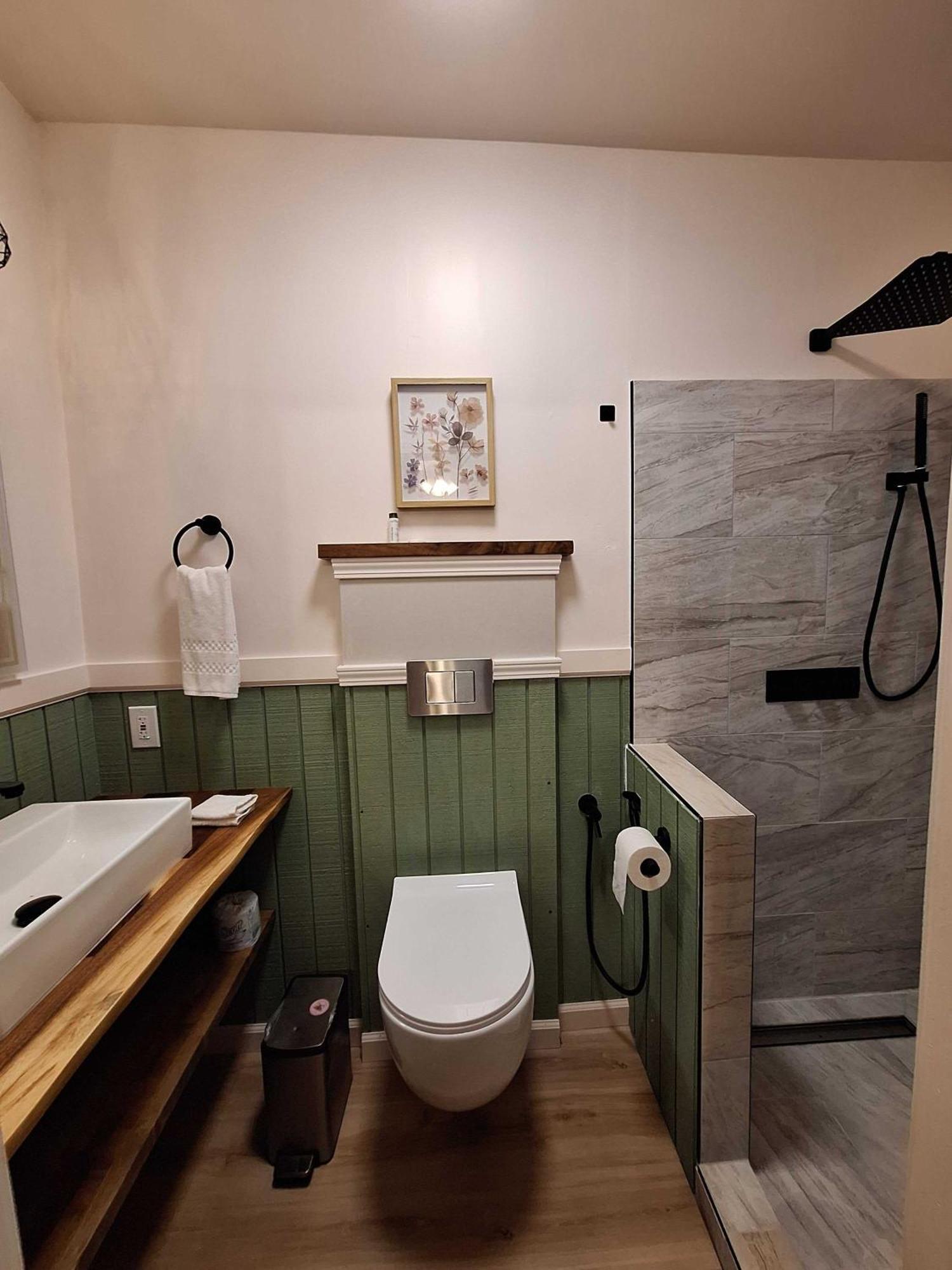 Wild Ginger Hotel ヒロ エクステリア 写真