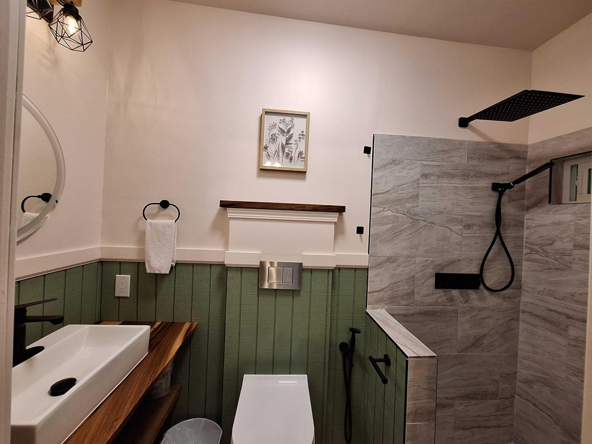 Wild Ginger Hotel ヒロ エクステリア 写真
